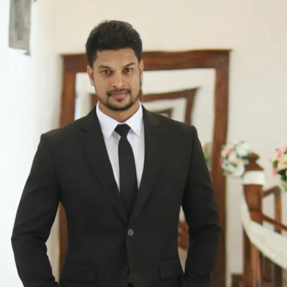 Portrait of Ruchika Thilakarathne, Managing Director of GrandTour